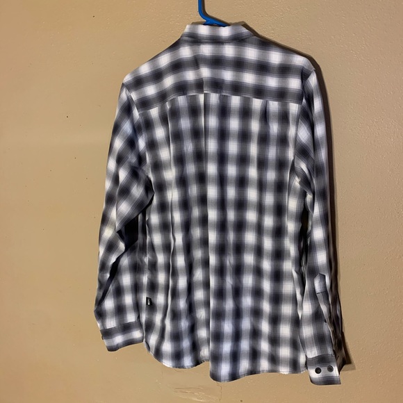 The north face vented plaid button down shirt - Picture 2 of 6